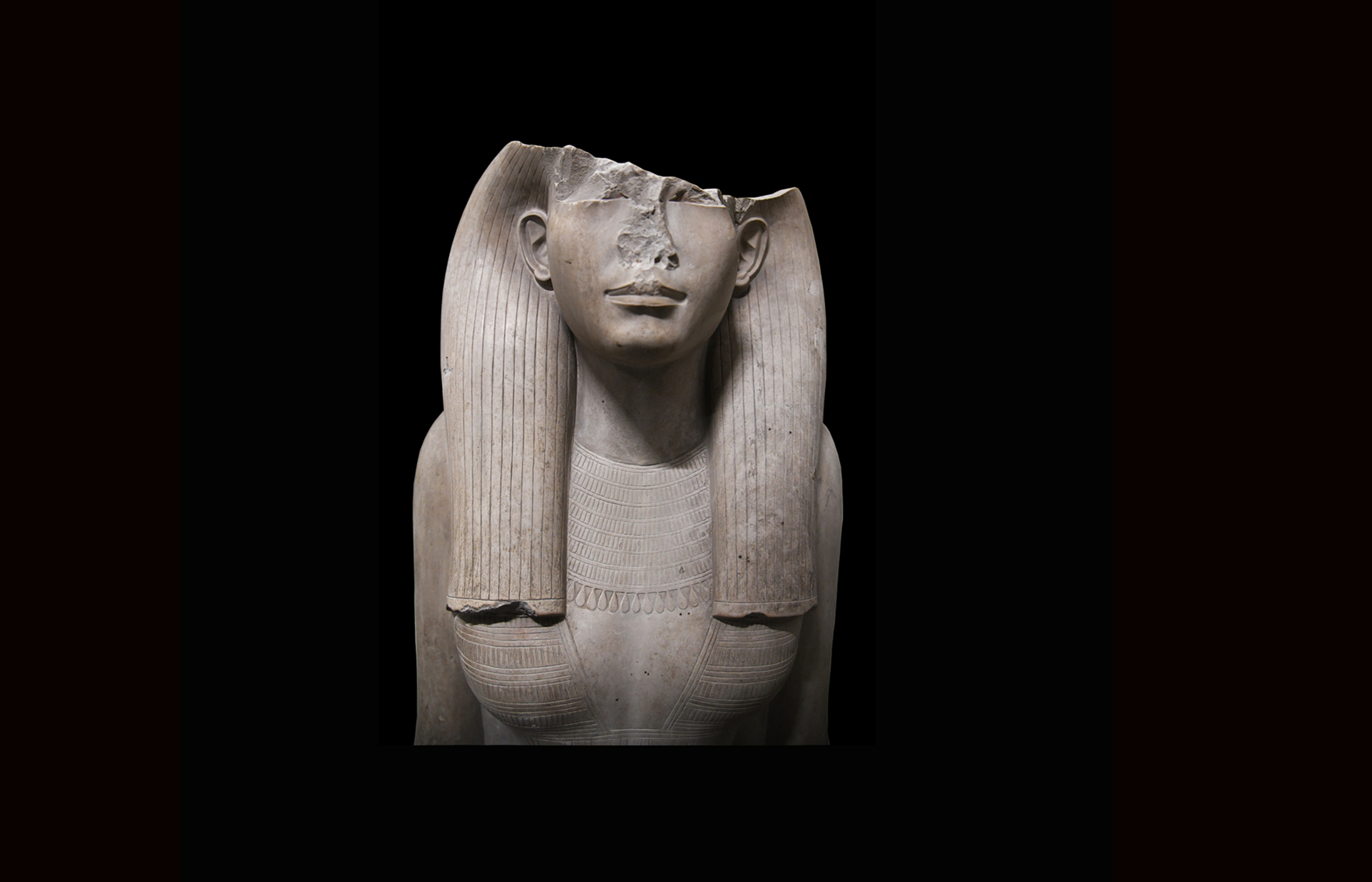 تمثال لمعبودة