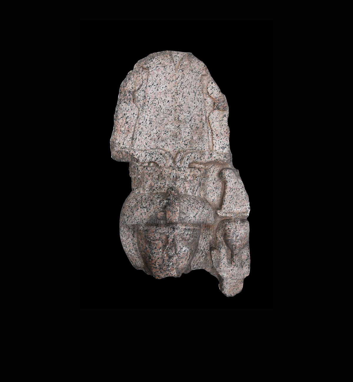 رأس تمثال ضخم للملك رمسيس الثاني