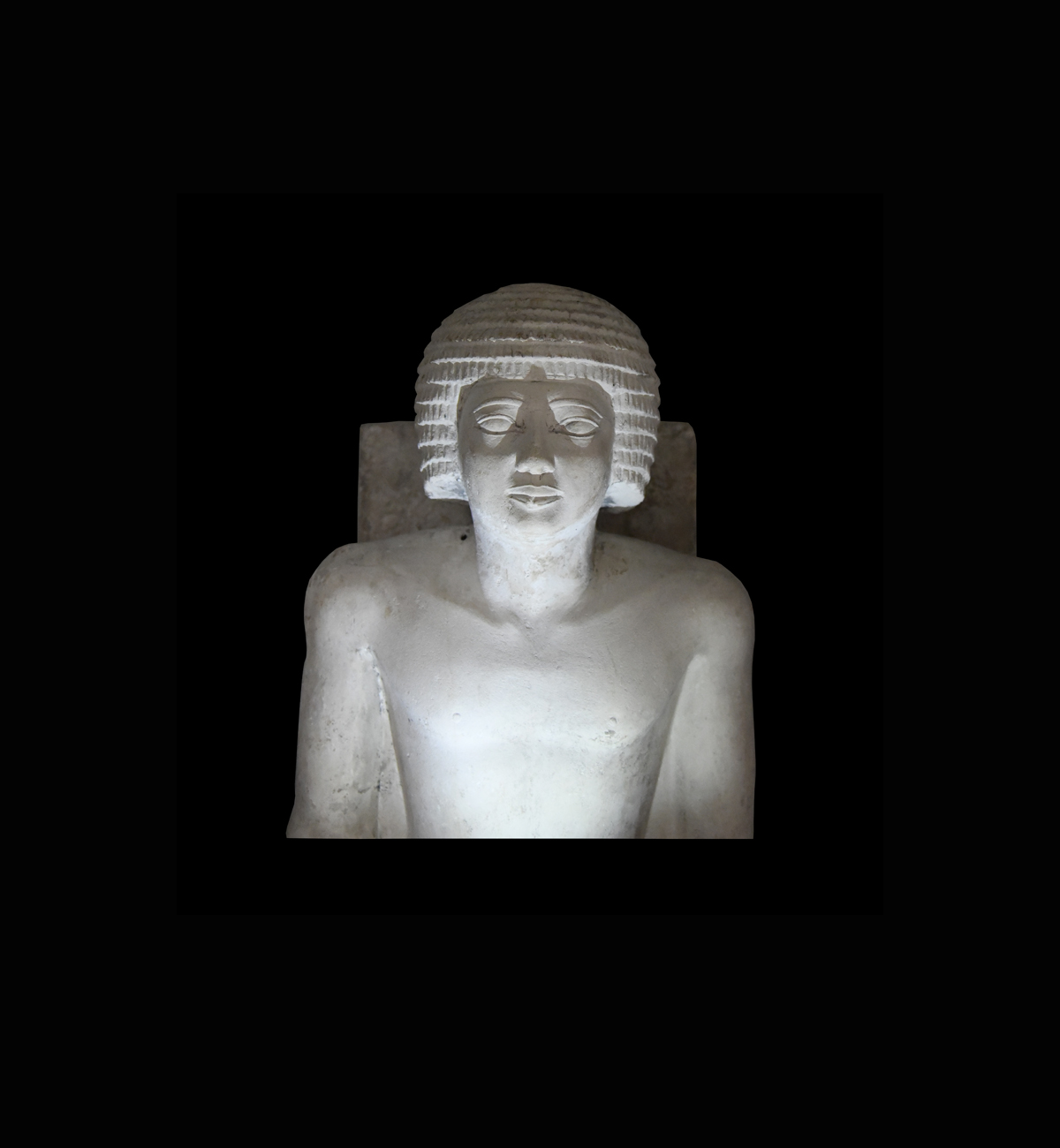 تمثال  لشخص يدعى "رع - ور"