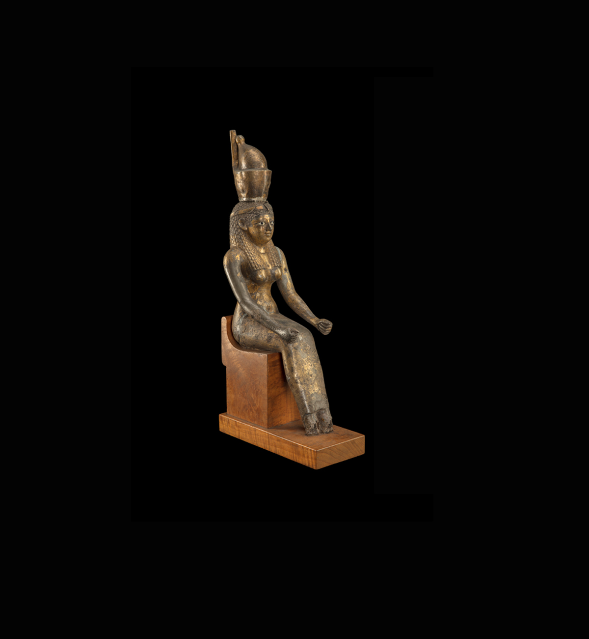 تمثال فضي لمعبودة (كنز دندرة)