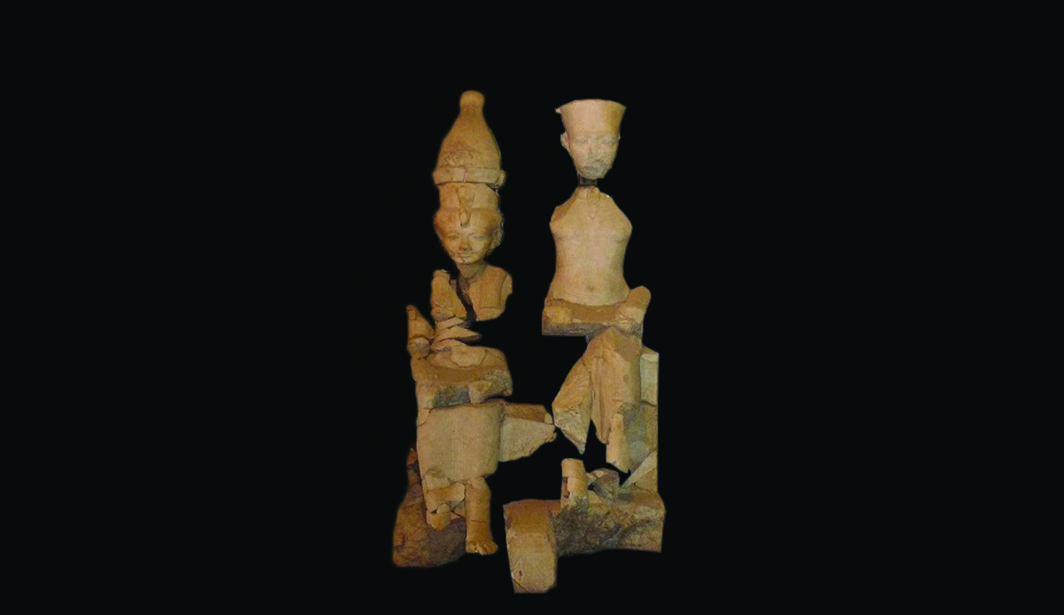 تمثال ثنائي لآمون وموت